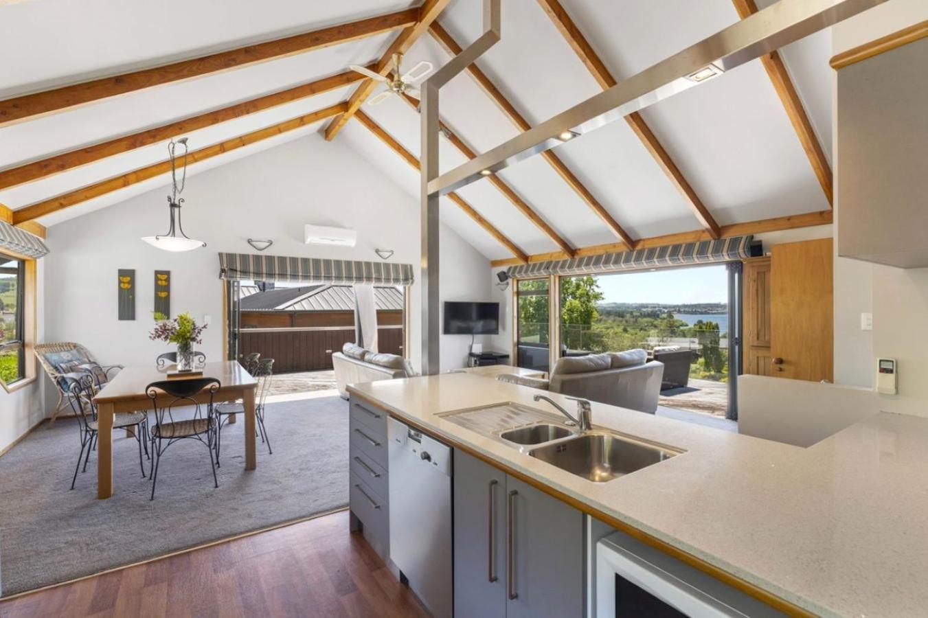 Acacia Sunrise - Taupo Villa Exterior photo