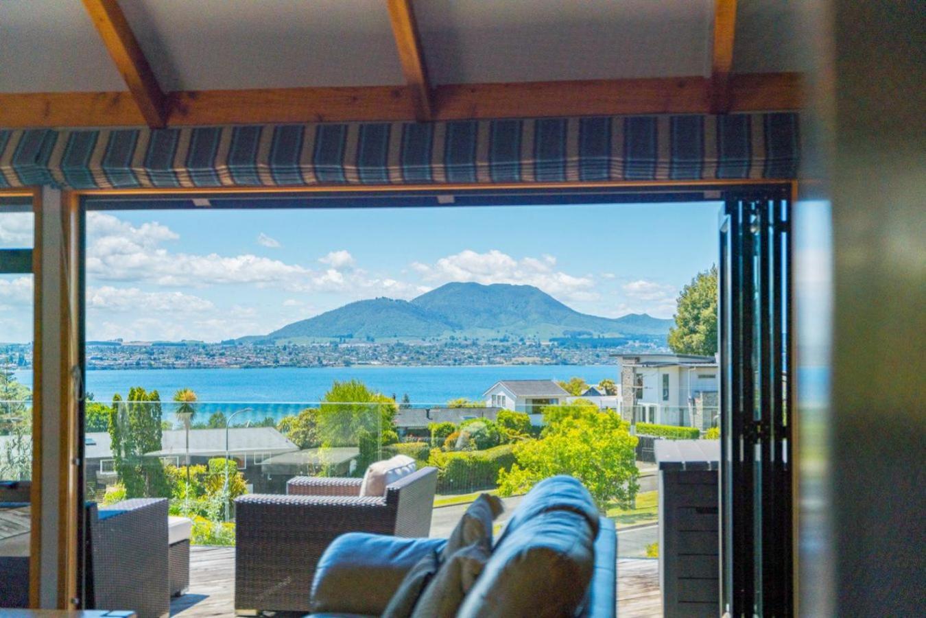 Acacia Sunrise - Taupo Villa Exterior photo