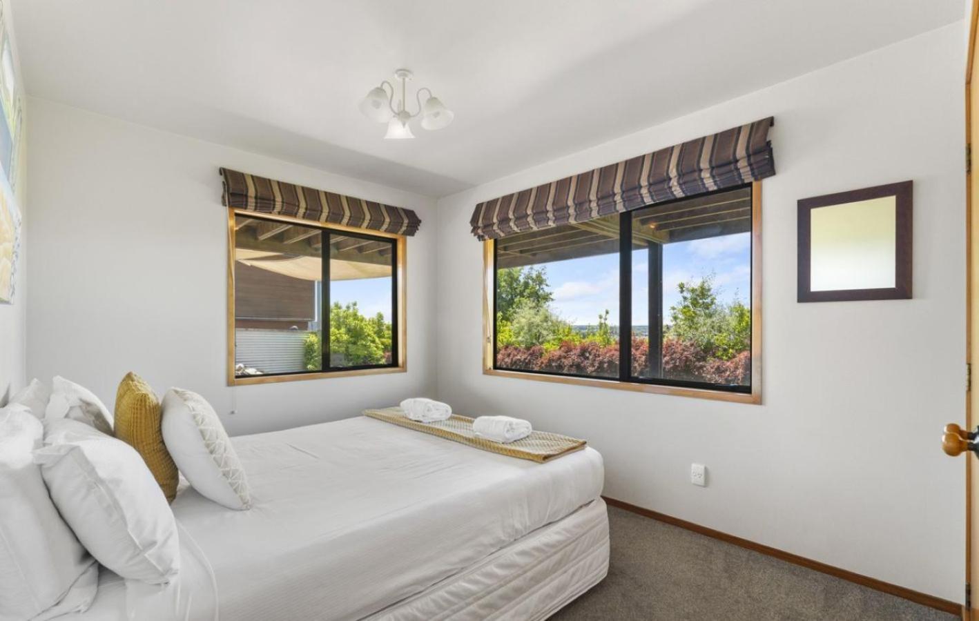 Acacia Sunrise - Taupo Villa Exterior photo